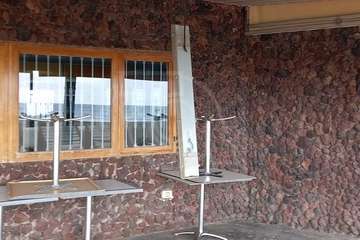 Cae otra de las viejas farolas del paseo marítimo de Telde/TA.